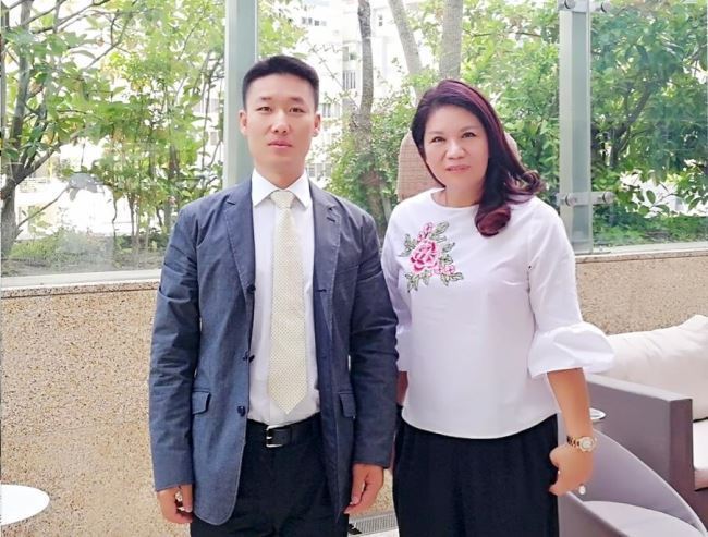见证成果 香港紫荆网高层在里斯本会晤葡新报社长