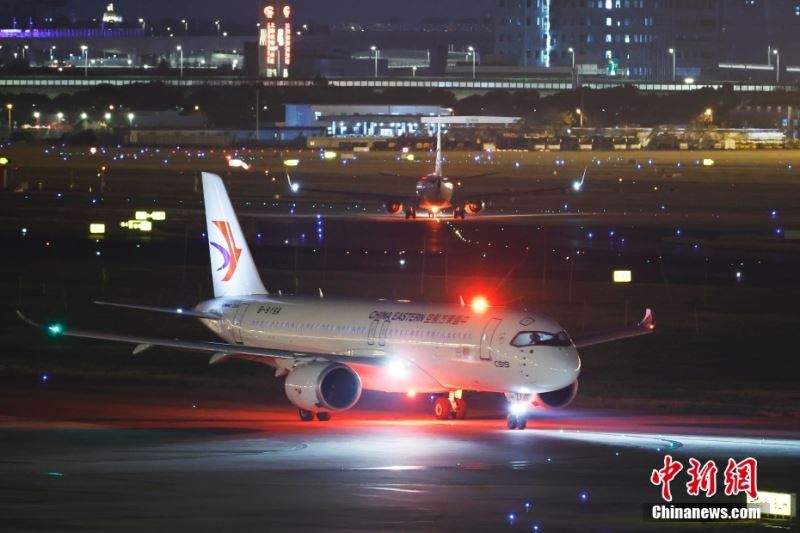 C919大型客机参加新加坡国际航空航天与防务展