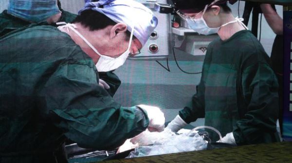 沈阳杏林整形外科医院挑战医学“换脸”_8小时让早衰少女“返老还童” 沈阳杏林整形外科医院挑战医学“换脸”_8小时让早衰少女“返老还童”