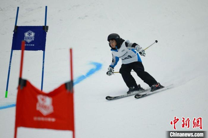 第五届粤港澳大湾区滑雪精英挑战赛在广州启幕