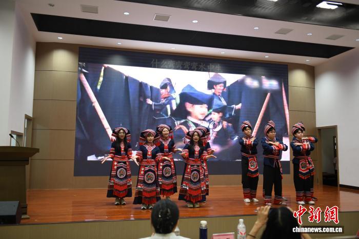 18国华文教师广西南宁接受培训