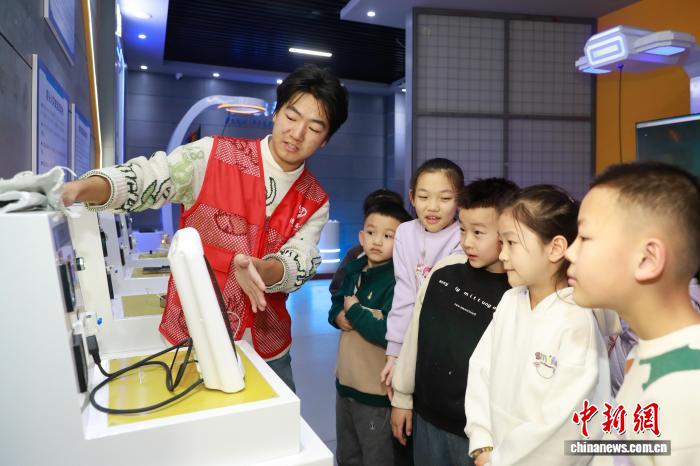 当大学生“讲解员”在消防站遇见“童真考官”