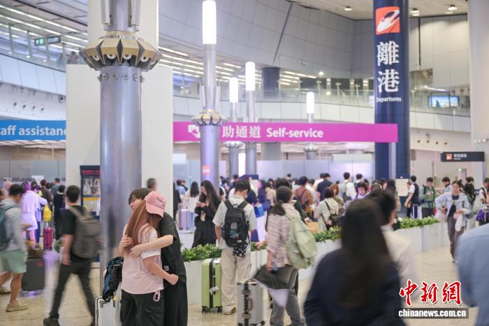 “五一”假期约100.3万人次内地旅客访港