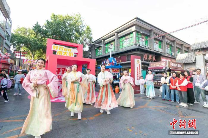 山西晋城：千年老街焕新彩 文旅盛宴醉游人