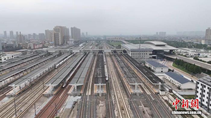 京港高铁雄商段（郑州局管段）开始运行试验